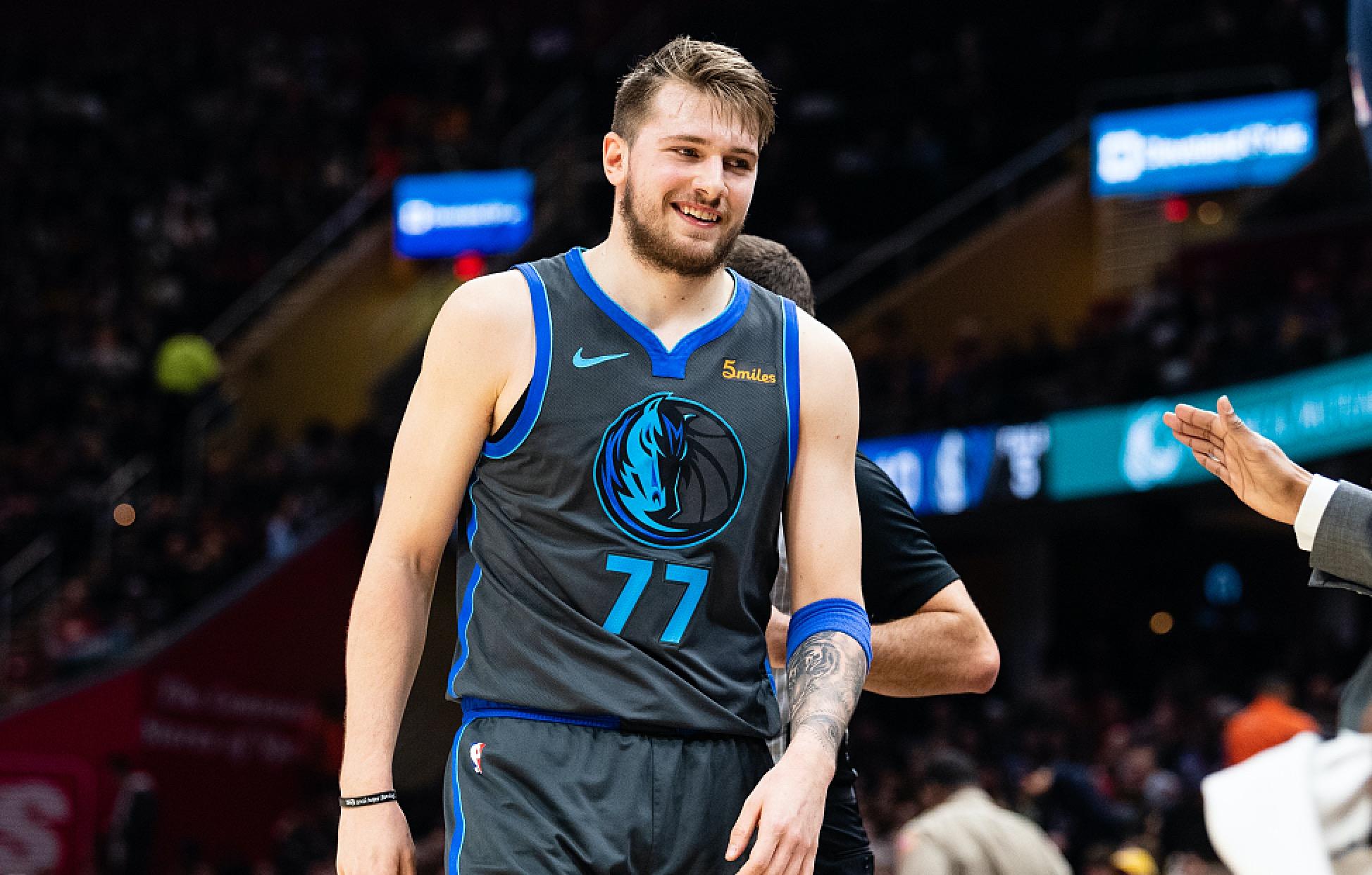 明星引援与 明星引援与